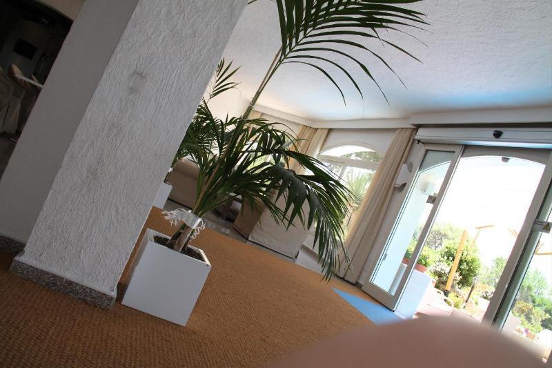 Hotel Tre Botti Baja Sardinia Eksteriør billede