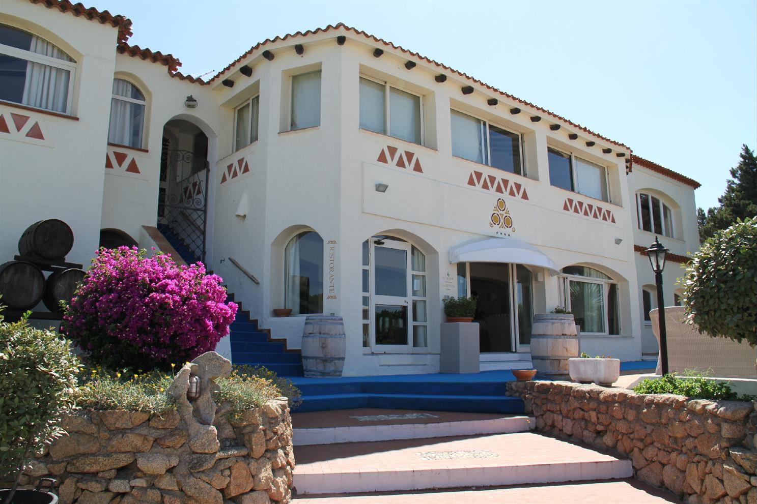 Hotel Tre Botti Baja Sardinia Eksteriør billede